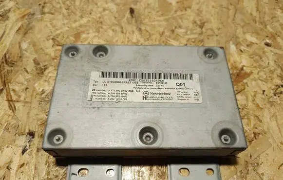 Mercedes-Benz C W204 GPS navigation control unit/module A1729009302 A2049026002