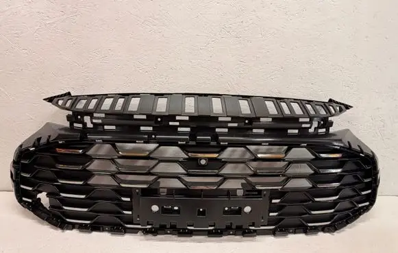 MG ZS Front bumper upper radiator grill 11406562