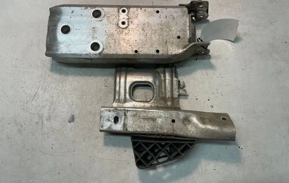 BMW 1 F20 F21 Front bumper mounting bracket 51117266194 100310 010713