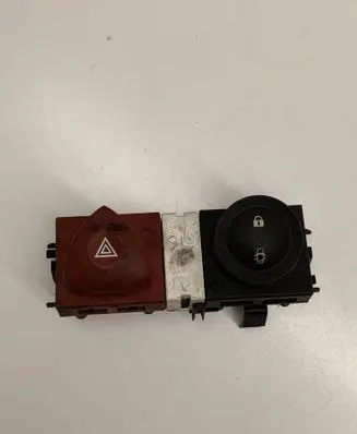 Renault Megane II Hazard light switch 8200095493 8200109723 8200107808