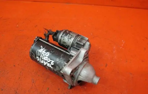 Renault Trafic II (X83) Starter motor TRAFICIIROZRUSZN