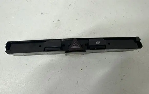 Opel Astra H Hazard light switch 13100105 0320