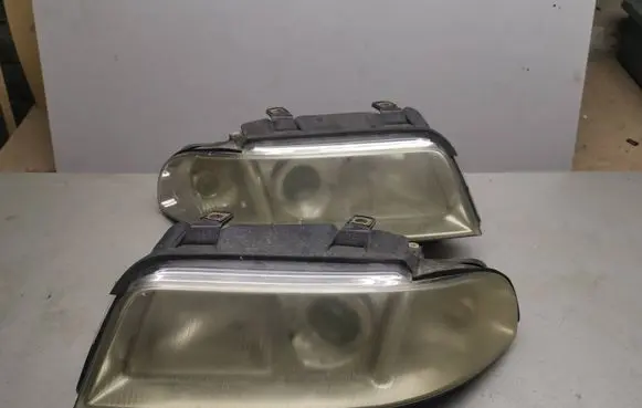 Audi A4 S4 B5 8D Headlights/headlamps set 8D0941003AK 8D0941004AK