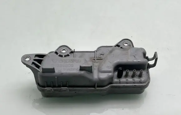 Vacuum air tank