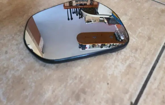 Ford Fiesta Wing mirror glass 8803304rh H1BB17K740