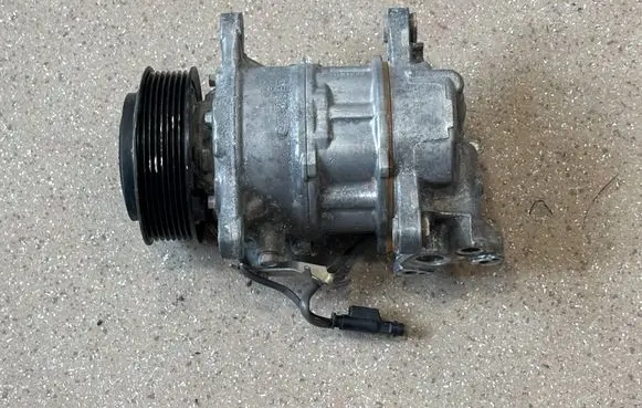 BMW 3 G20 G21 Air conditioning (A/C) compressor (pump) 7948805