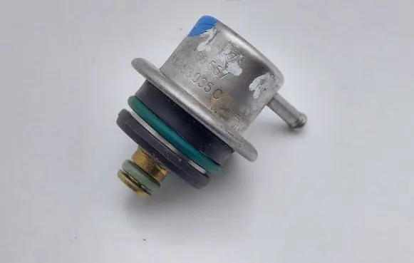 Seat Ibiza II (6k) Fuel pressure regulator 037133035C 0280160557