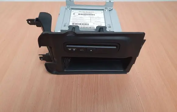 Jeep Cherokee CD/DVD changer P05091245AE CD1CV3CV2T