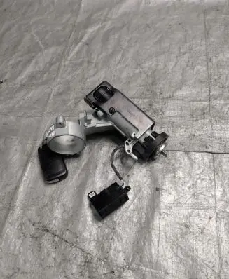 Opel Insignia A Ignition lock contact 