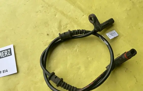 Mercedes-Benz E W211 ABS brake wheel speed sensor A2035400417