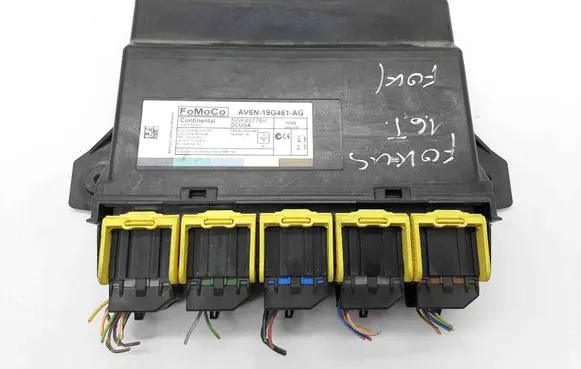 Ford Focus Central body control module 5WK49778H AV6N19G481AG
