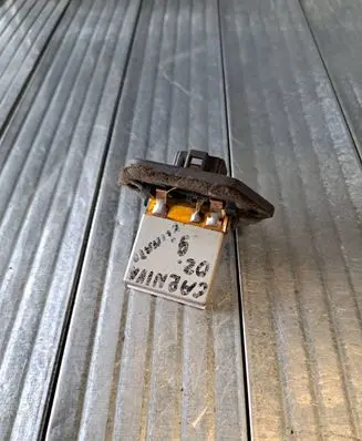 KIA Carnival Heater blower motor/fan resistor KV22022