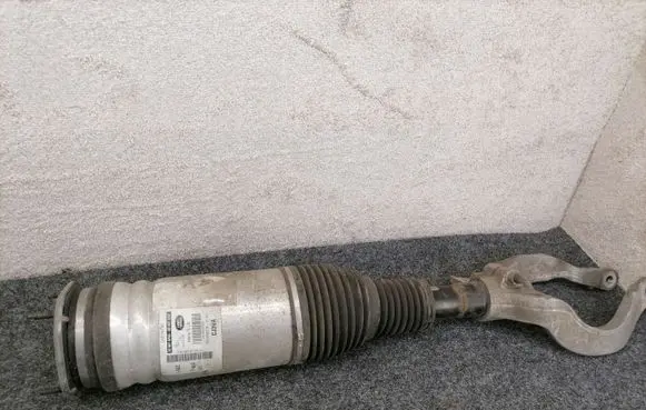 Land Rover Discovery 5 Front shock absorber/damper HY323C285BD HY323C285