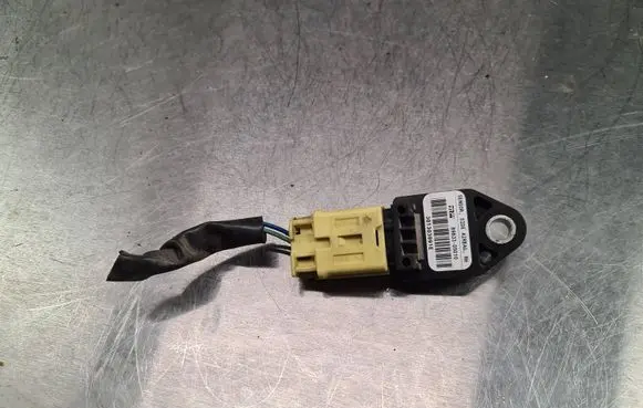 Volkswagen Golf IV Airbag deployment crash/impact sensor 8983305010 301303991E