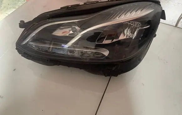 Mercedes-Benz E W212 Headlight/headlamp A2128209961 A2128209961KZ