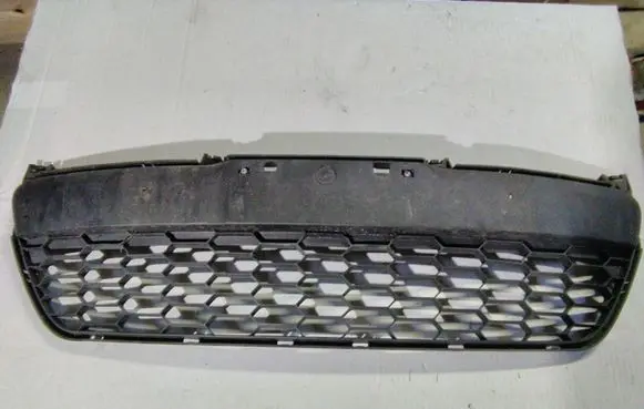 Mazda 2 Front bumper lower grill D651501T1 D651
