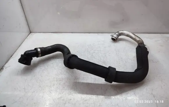 Audi Q7 4L Engine coolant pipe/hose 7L6122291H