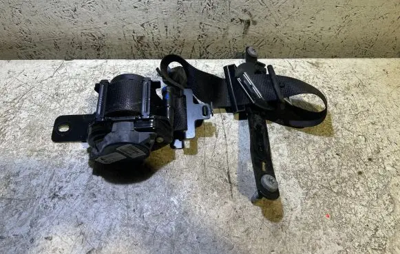 Chrysler 300C Front seatbelt P1HZ08DX9AE 1HZ08 TSH350310695