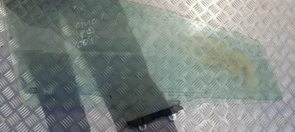 Honda Civic Front door window glass four-door