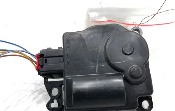 Ford Ecosport Air flap motor/actuator AV1119E616EA