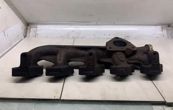 Volvo V70 Intake manifold 30637797