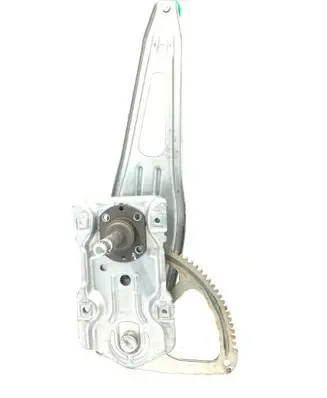 Rear door manual window regulator