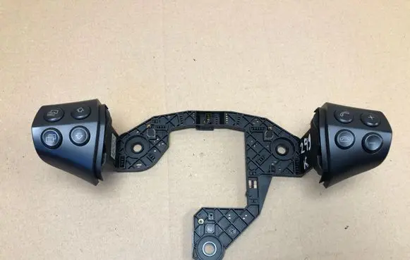 Mercedes-Benz B W245 Steering wheel buttons/switches 1698207310