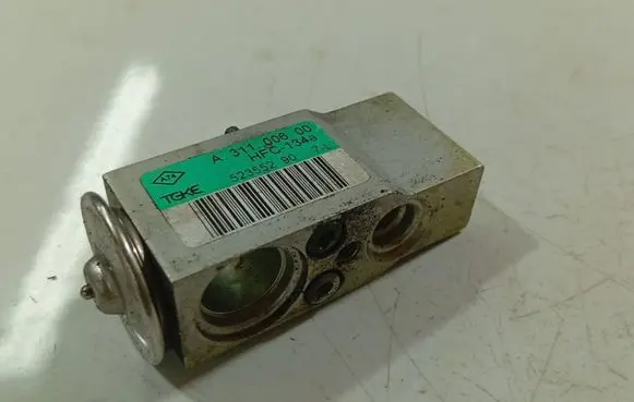Opel Corsa D Air conditioning (A/C) expansion valve A31100600
