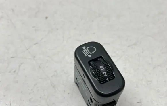 Mercedes-Benz Sprinter W906 Headlight level height control switch 9068260038 32200107