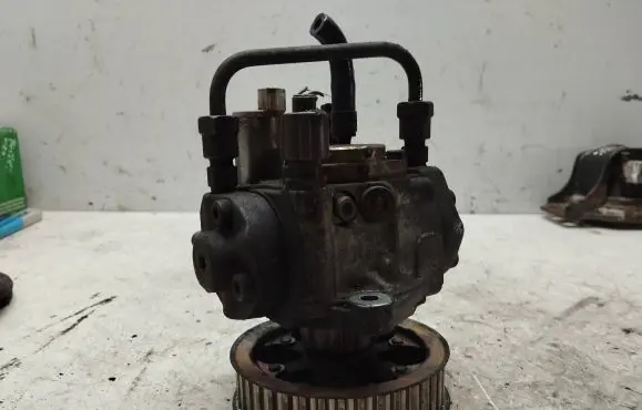 Toyota Corolla Verso AR10 Fuel injection high pressure pump 221000G010 HU2940000060