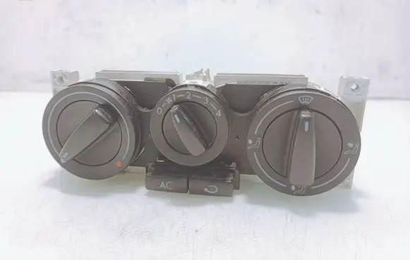 Volkswagen Golf IV Climate control unit 1J0820045f