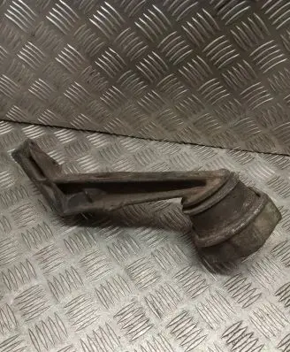 Volkswagen Transporter - Caravelle T4 Engine mount bracket