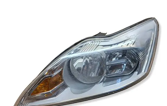 Ford Focus Headlight/headlamp 8M5113W030AD