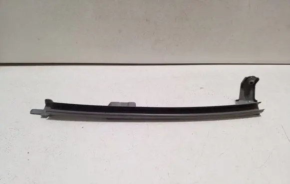 Toyota Yaris Cross Front door windshield rail 
