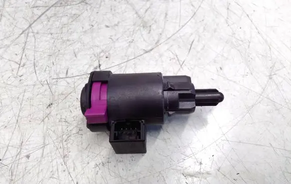 Audi A4 S4 B8 8K Brake pedal sensor switch 914689963B 14689962