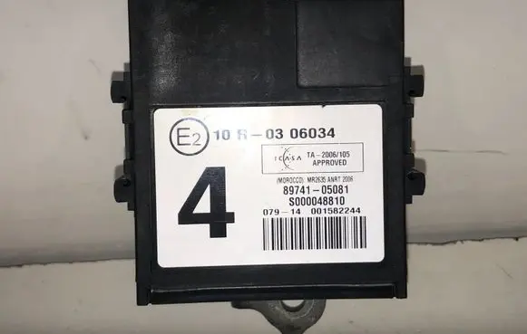 Toyota Avensis T270 Door control unit/module 8974105081 001582244 S000048810