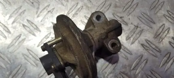 Mazda 626 EGR valve k5t7137