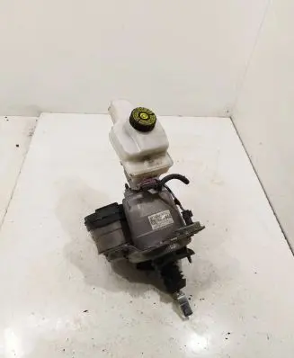 Toyota Yaris XP210 Master brake cylinder 47210k0010 3330a20001 0204852046
