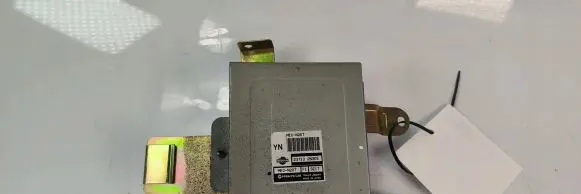 Nissan Almera Engine control unit/module ECU 23710-2N305SILNIKA