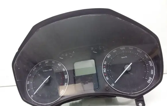 Skoda Octavia Mk2 (1Z) Speedometer (instrument cluster) 1Z0920810D