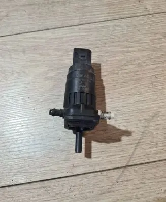 Volkswagen Golf VI Windscreen/windshield washer pump 1k6955651