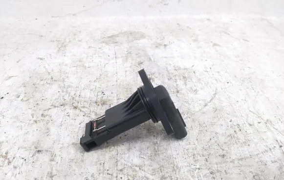 Mitsubishi Outlander Mass air flow meter 1525A052 8828A E5T62172