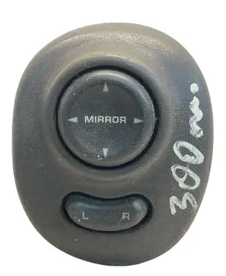 Chrysler 300M Wing mirror switch 39754D