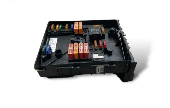 Volkswagen Golf V Fuse box set 23044B 23112005