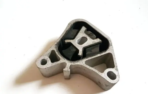 Mercedes-Benz GLA W156 Engine mount bracket A2462400809 3272