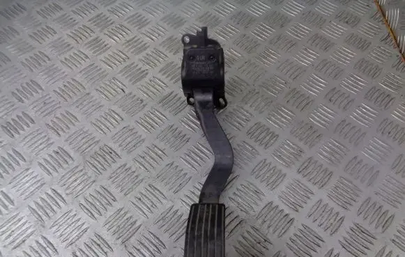 Citroen C4 I Accelerator throttle pedal 9680565880