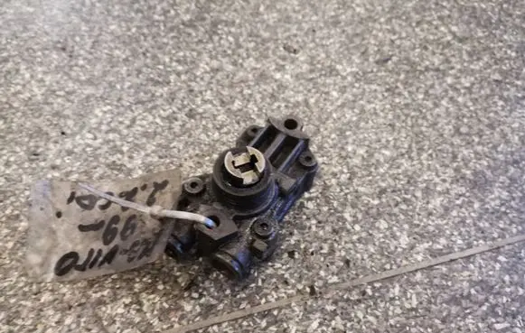 Mercedes-Benz C W203 Fuel injection high pressure pump A6110900350