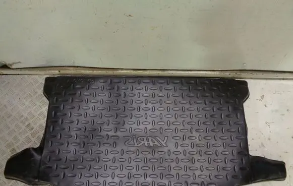 Toyota Yaris Rubber trunk/boot mat liner 