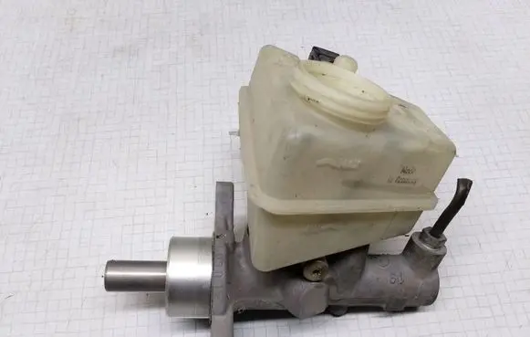 Mercedes-Benz C W202 Master brake cylinder A2024300302