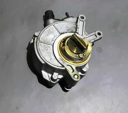 BMW X6 E71 Vacuum pump 8605976 68739010